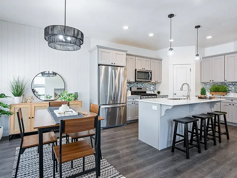 Adorable dining room and kitchen