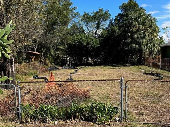 3611 N 54th St #18, Tampa, FL 33619