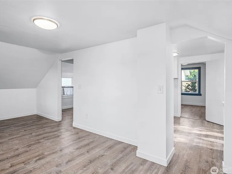 531 N Barker St #B — Photo 9