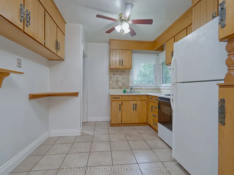 250 Meadow Rd — Photo 13