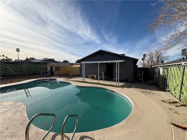 Property image for 5194 Saratoga Dr, Las Vegas, NV 89120
