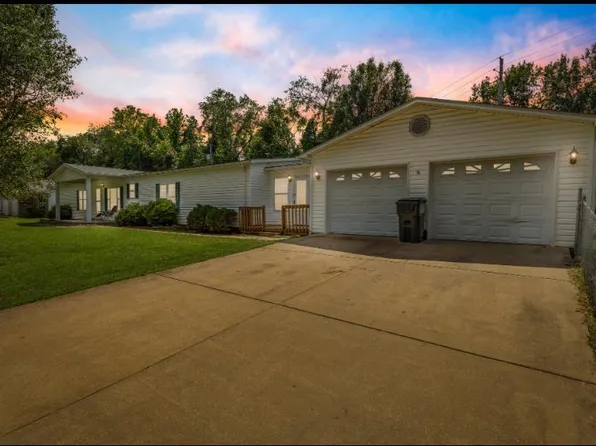 10038 Simmental Ln, Potosi, MO 63664