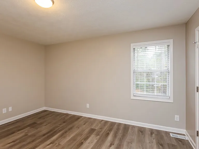 1421 Steve Ct — Photo 12
