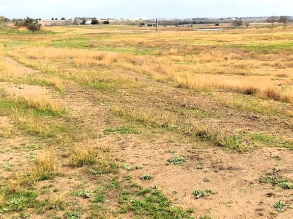 715 County Road 335, Shiner, TX 77984