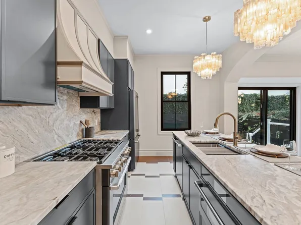 83 Liberty Place image 7 of 39