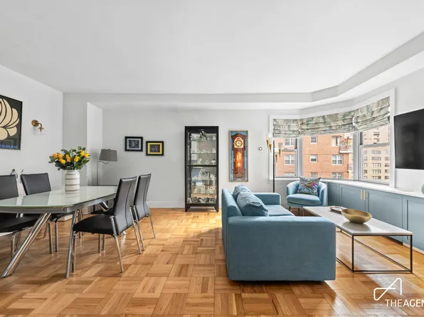 360 East 72nd Street image 3 of 6