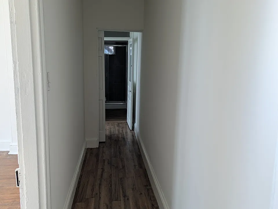 20 W Market St #1