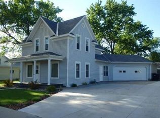 407 W Iowa St, Crofton, NE 68730