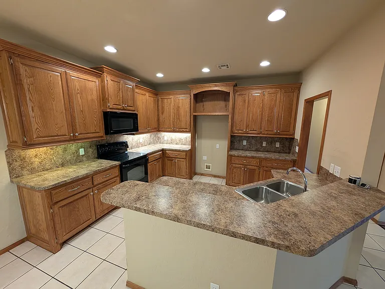 917 SW 37th St #917 — Photo 9