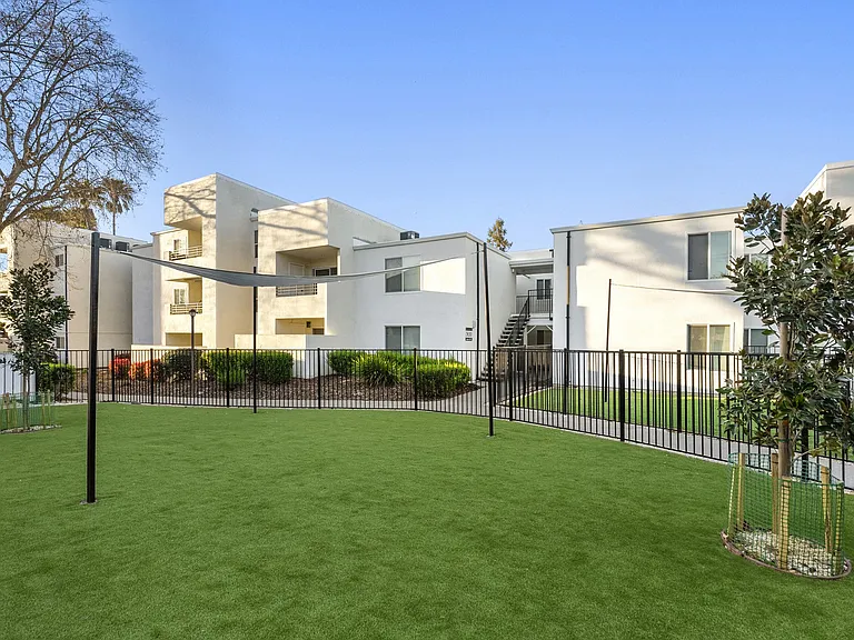 Kensington Park Apartments — Photo 53