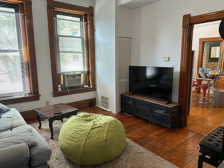 1049 N Marshfield Ave #2R — Photo 6
