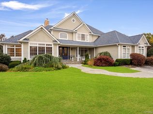 2995 Laurel Trl, Laurel, NY 11948