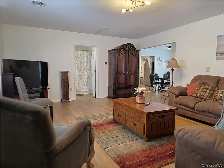 90 W Market St #1 — Photo 8