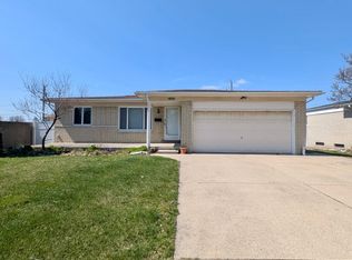 35055 Eden Park Dr, Sterling Heights, MI 48312