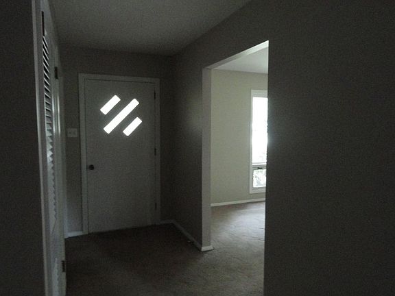 5th image of 308 W Linden Cir