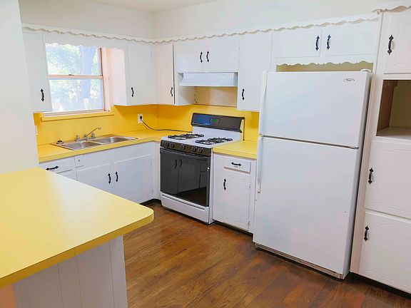 3rd image of 8320 Waterwood Ln