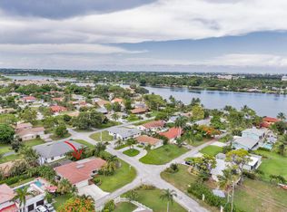 2493 Henrietta Ct, Lake Worth, FL 33462