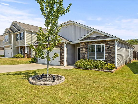 2nd image of 808 Longhorn Dr