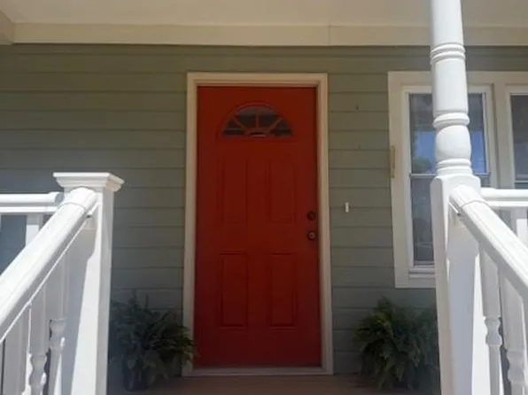 2800 NE Russell Rd, Kansas City, MO 64117