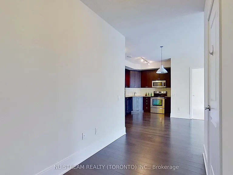 560 Front St W #829 — Photo 11