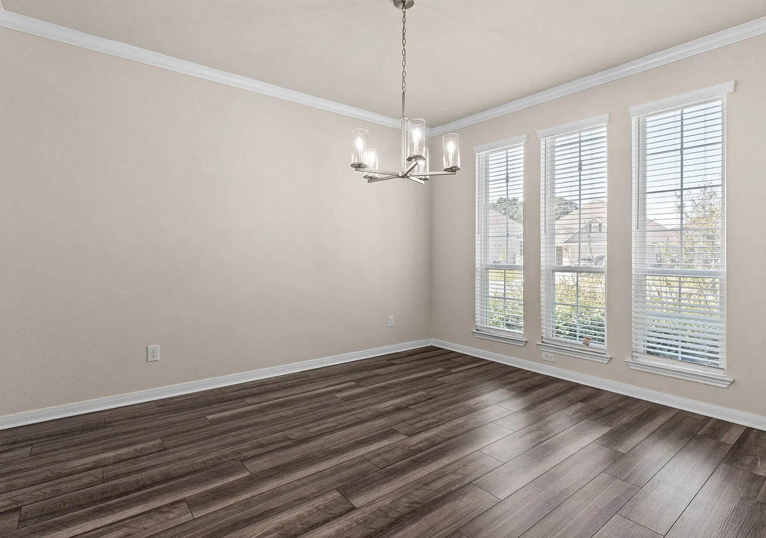 9818 Kensley Rose Dr — Photo 2