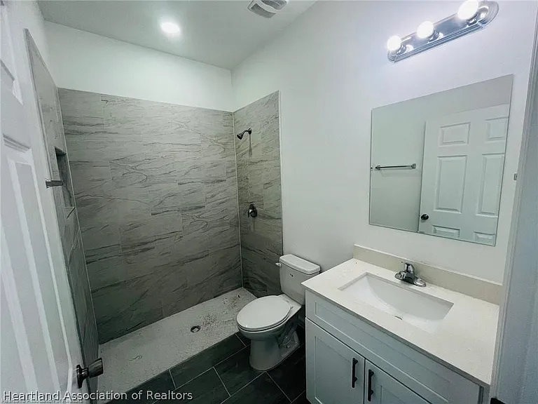 749 Pacific St — Photo 6