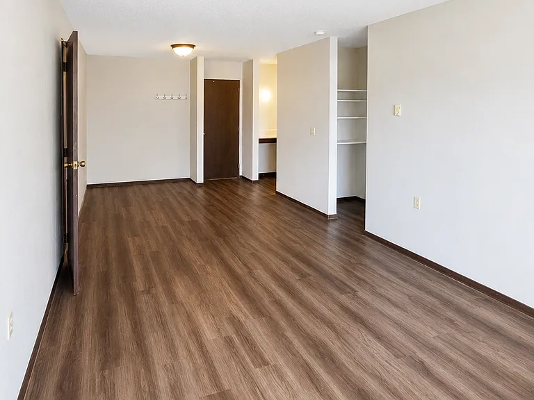 812 Hills Ave #N202 — Photo 2
