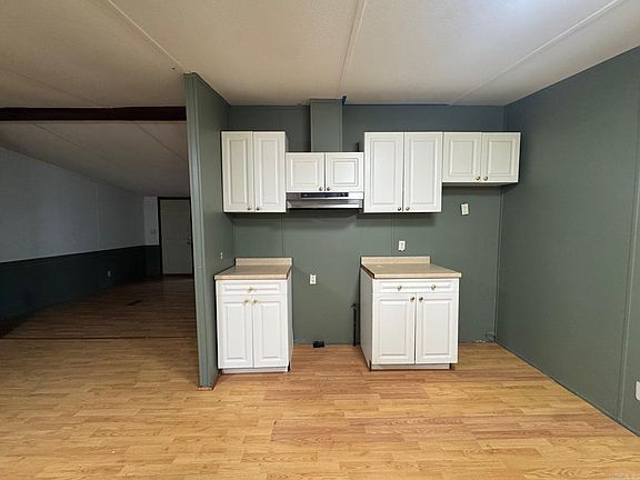 3rd image of 35 Horseshoe Dr