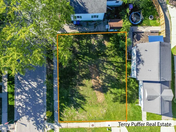 519 N 5th St, Grand Haven, MI 49417