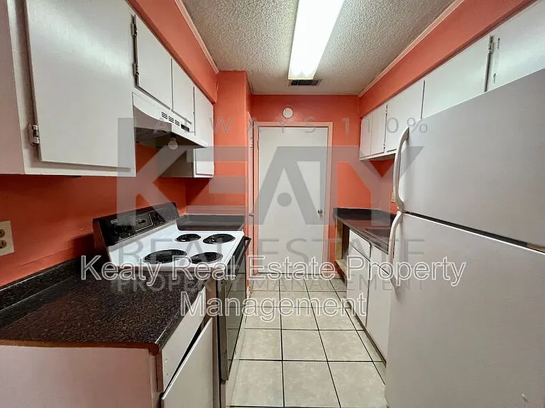 108 Meudon St #A — Photo 9