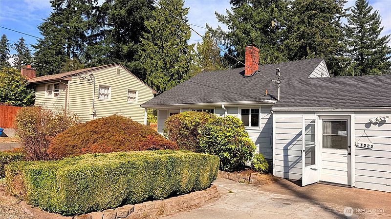3rd image of 11522 8th Avenue NE