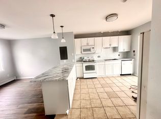 3 Groton Rd, North Chelmsford, MA 01863