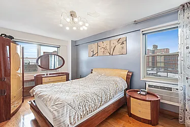 Sold by Thomas Lipovetsky, LREB