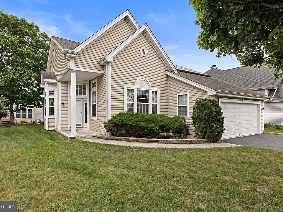 1st image of 6 Rapids Ct