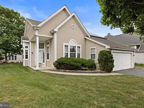 6 Rapids Ct, Barnegat, NJ 08005