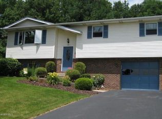 101 Craig Rd #L-31, Dickson City, PA 18519