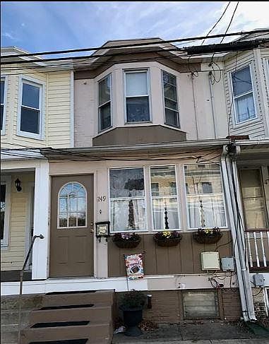 1st image of 249 Henry St