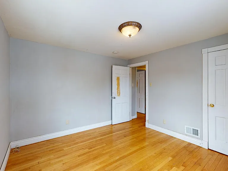 912 Grand Ave — Photo 10