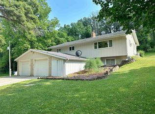 2169 Twin Springs Rd, Decorah, IA 52101
