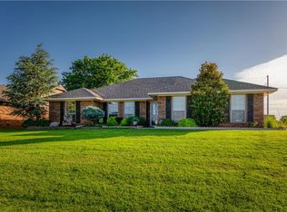101 Hunter Hill Dr, Elk City, OK 73644