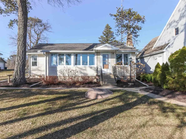 W6919 Silver Ave, Wautoma, WI 54982