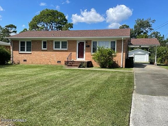 2nd image of 811 S Yaupon Terrace