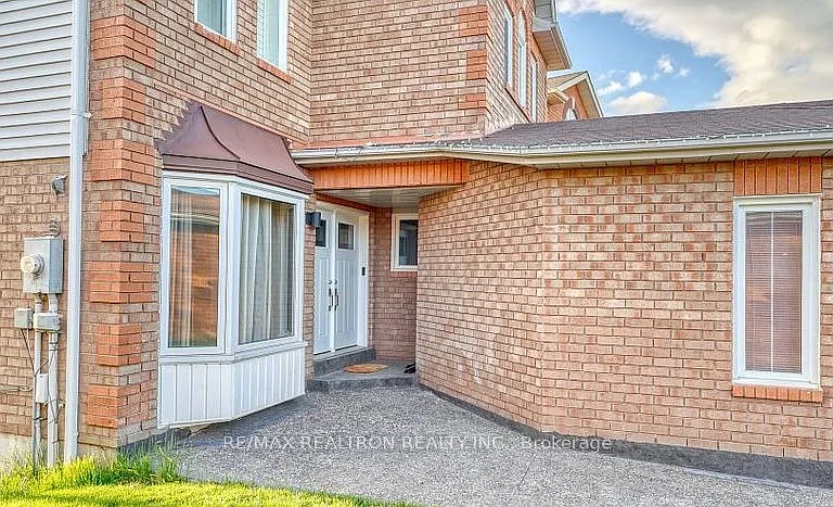 90 Oke Rd #MAIN FLOOR — Photo 4