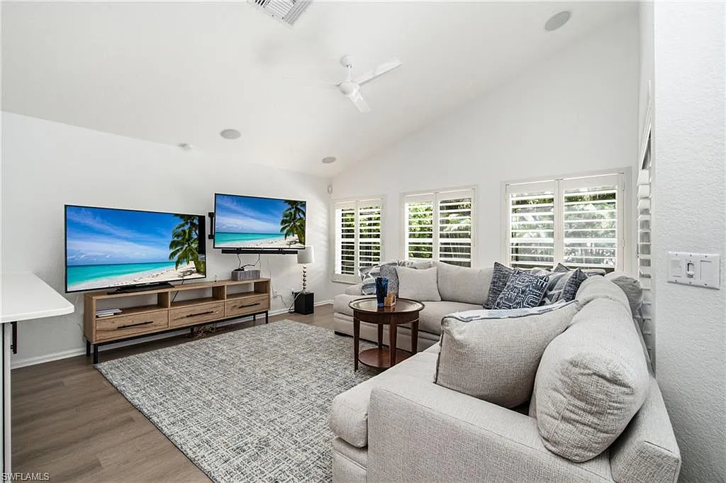 3 bed, 2.0 bath, 2090 sqft, $10,000 — Photo 3