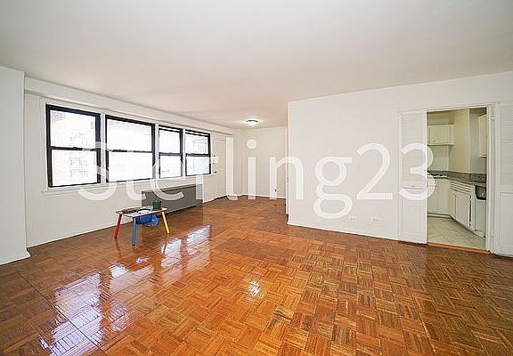 4th image of 133-24 Sanford Ave #4N