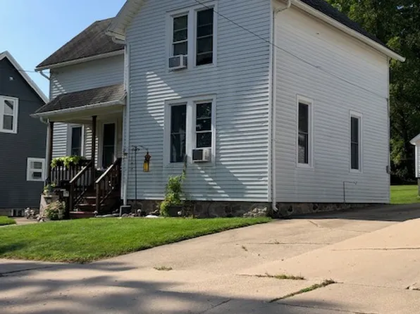 157 Reynolds Ave, Burlington, WI 53105