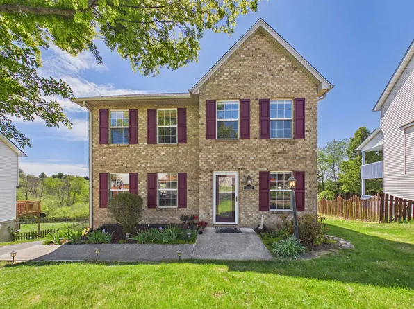 215 Sequoia Cir NW, Christiansburg, VA 24073