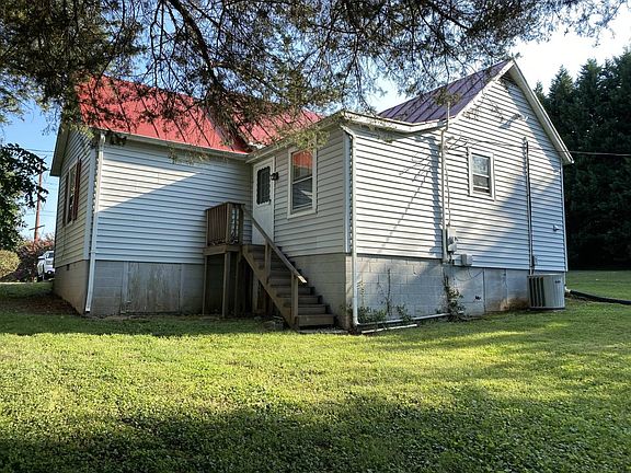 4th image of 121 Houseworth St
