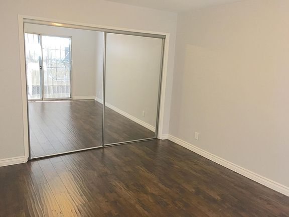 3rd image of 5743 Lexington Ave APT 5