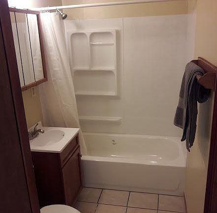 Bathroom (Newly remodeled!)